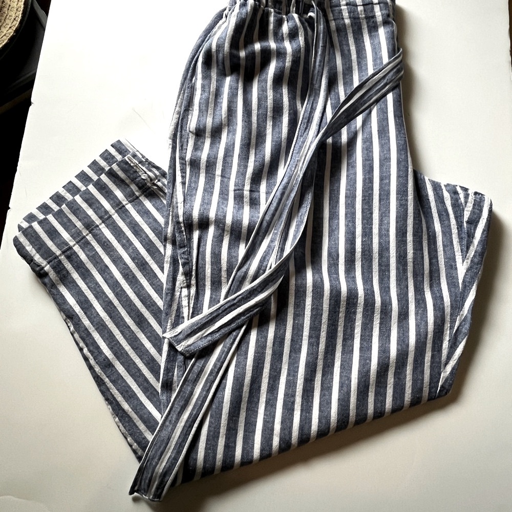 Beachlunchlounge Blue and White Striped Joggers